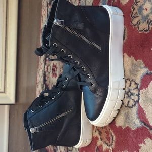 Linea Paolo Women's size 5.5 black shoes